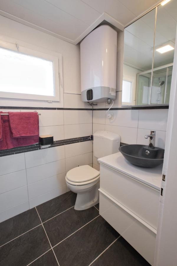 Lake Getaway Apartment With Private Entrance, Right On The Lake Constance Cycle Path, Barbecue Area, Free Wifi, Netflix And Free Bikes Salmsach Luaran gambar