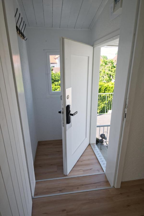 Lake Getaway Apartment With Private Entrance, Right On The Lake Constance Cycle Path, Barbecue Area, Free Wifi, Netflix And Free Bikes Salmsach Luaran gambar
